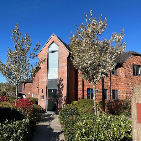 Cross Court, Stafford By Bell Apartments Extérieur photo