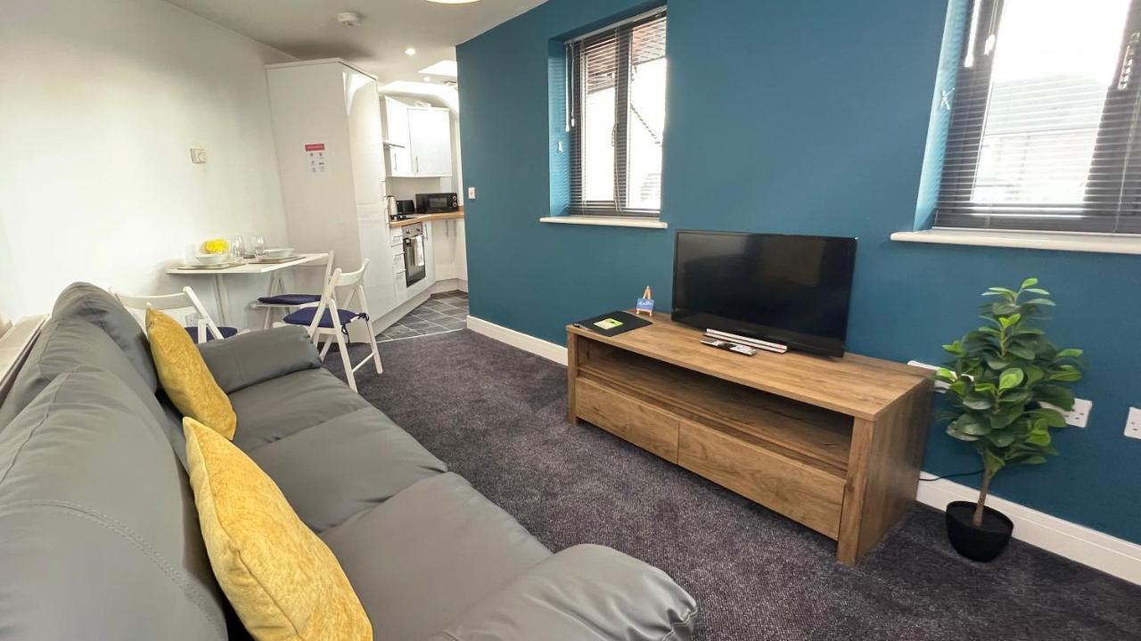 Cross Court, Stafford By Bell Apartments Extérieur photo