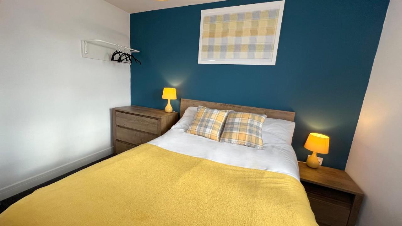 Cross Court, Stafford By Bell Apartments Extérieur photo