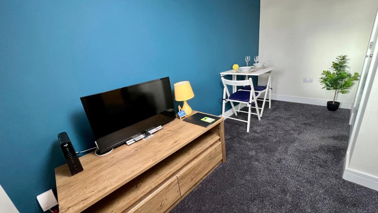 Cross Court, Stafford By Bell Apartments Extérieur photo