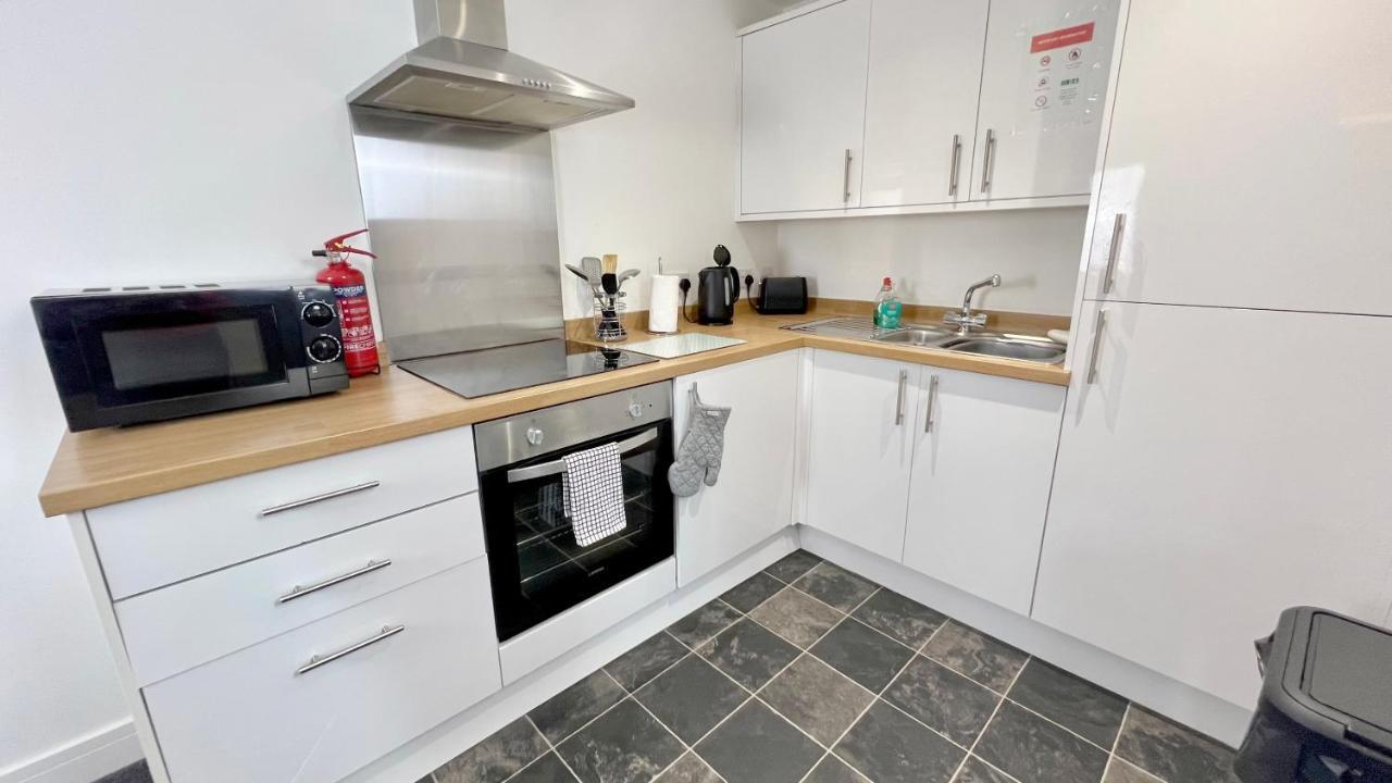 Cross Court, Stafford By Bell Apartments Extérieur photo