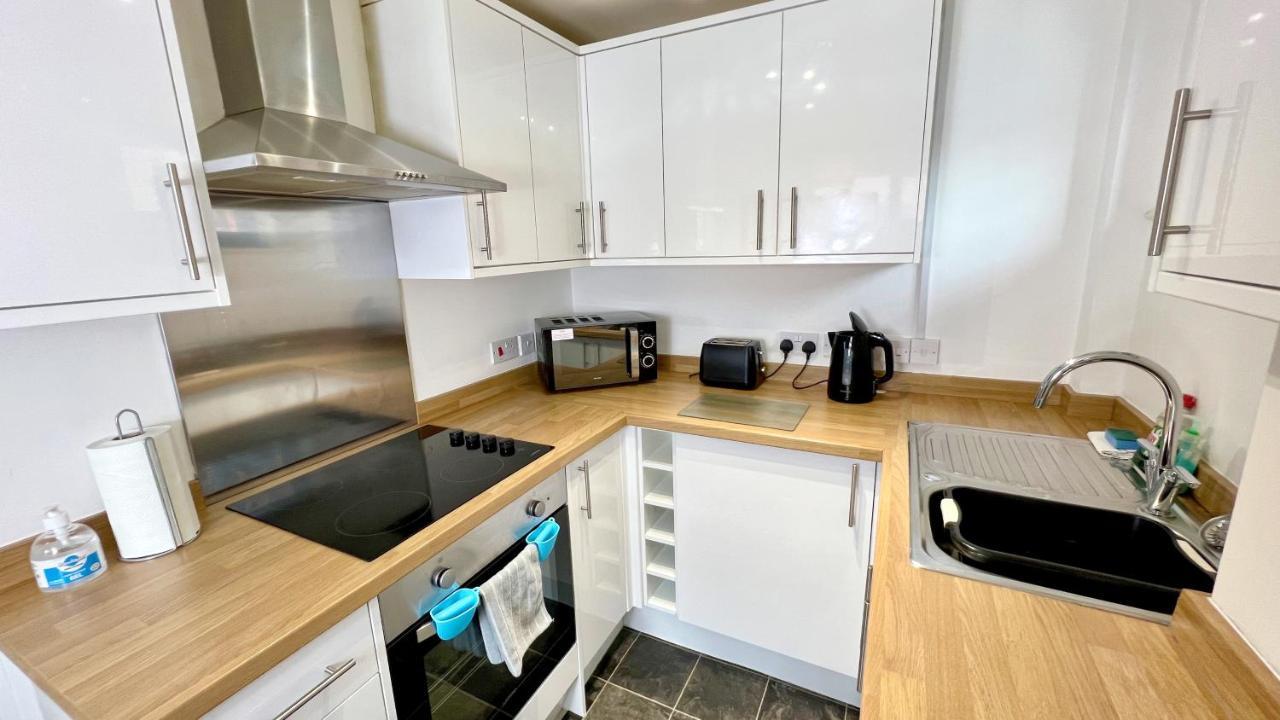 Cross Court, Stafford By Bell Apartments Extérieur photo