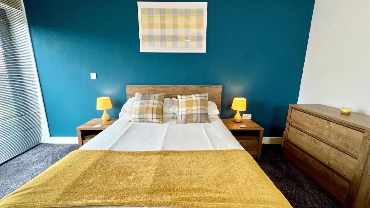 Cross Court, Stafford By Bell Apartments Extérieur photo