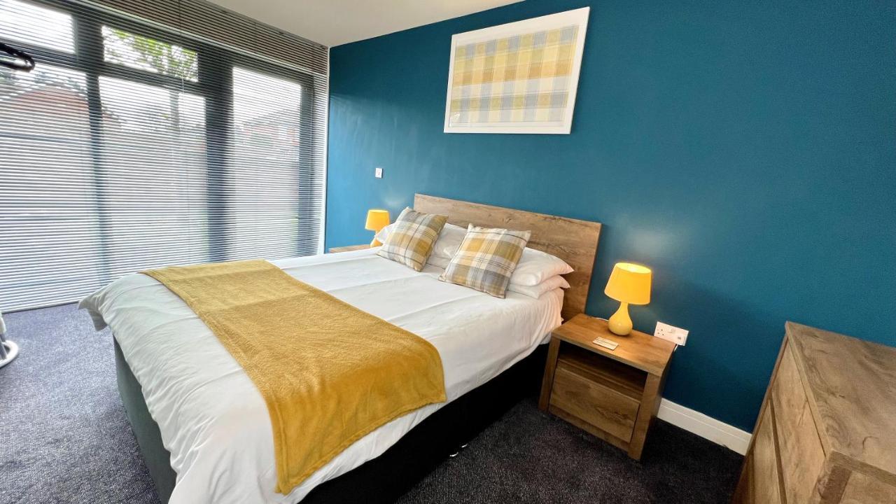 Cross Court, Stafford By Bell Apartments Extérieur photo