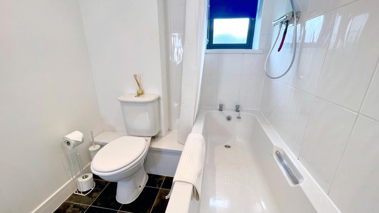 Cross Court, Stafford By Bell Apartments Extérieur photo