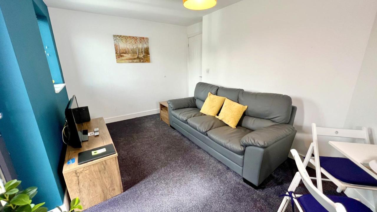 Cross Court, Stafford By Bell Apartments Extérieur photo