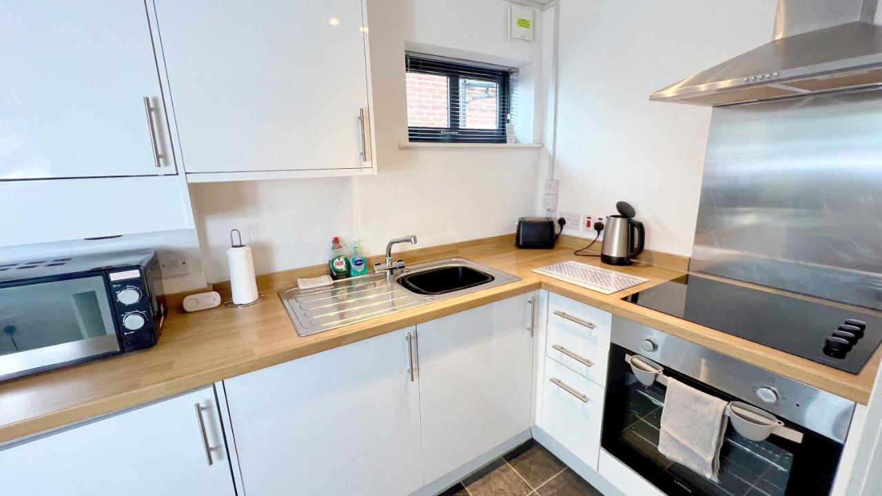 Cross Court, Stafford By Bell Apartments Extérieur photo
